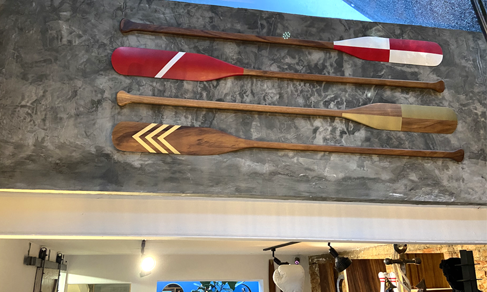 Remo decorativo de madera / Wooden rowing